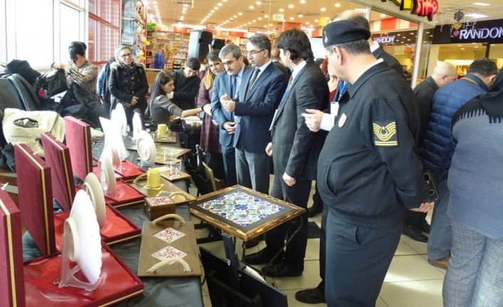 Balıkesir’in Havran Halk Eğitimi Merkezi Müdürlüğünce açılan el sanatları kurslarına