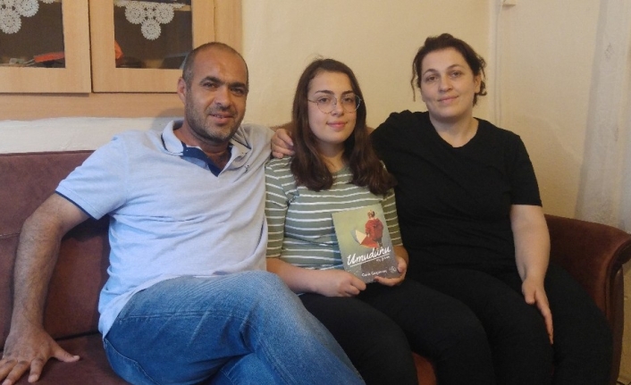  Yazar Cenk Geçermiş, Lösemiyi Atlatan Kızı Öykü Geçermiş Ve