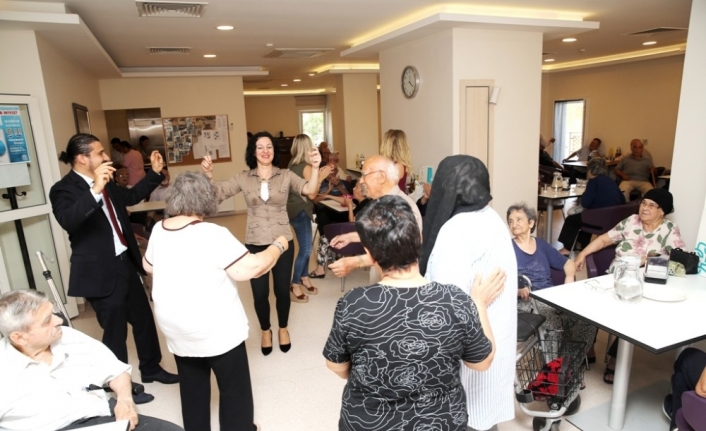  Nilüfer Belediyesi İnci Ve Taner Altınmakas Huzurevi Sakinleri İçin