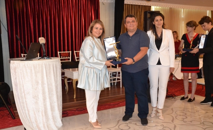 Balıkesir Gazeteciler Ve Yazarlar Cemiyeti’nin Düzenlediği Meslekte Öne Çikanlar Ödül