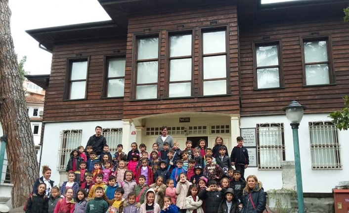 Balıkesir’in Kepsut ilçesinde bulunan Cumhuriyet İlkokul öğrencileri düzenlenen kültürel gezide