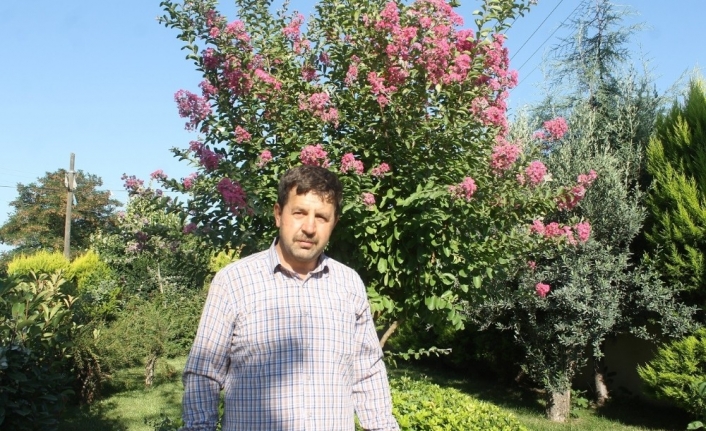 Balıkesir’in Manyas İlçesinde İmam Görev Yaptığı Caminin Bahçesini Botanik Bahçesine