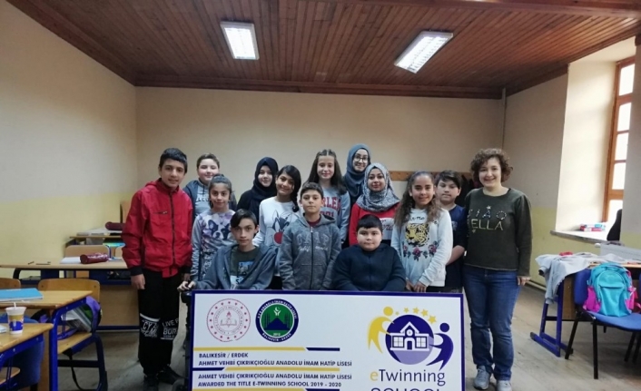 Erdek Ahmet Vehbi Çıkrıkçıoğlu Anadolu İmam Hatip Lisesi Müdürlüğü’ne, eTwinning