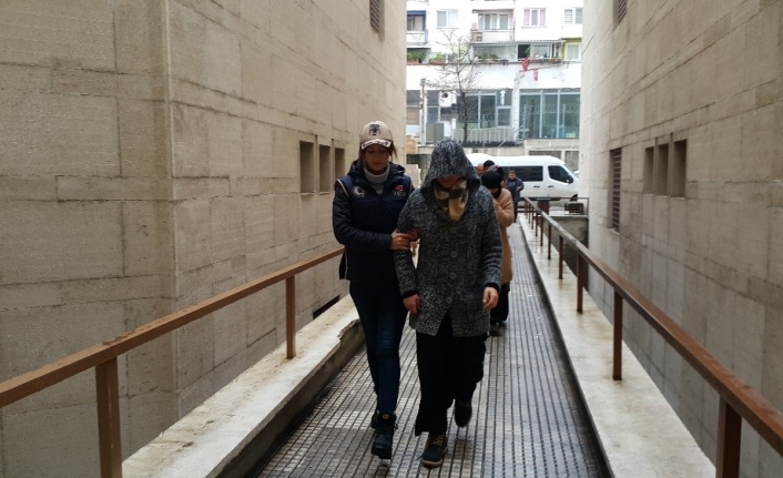 Bursa’da TEM ekipleri tarafından yapılan operasyonda gözaltına alınan ve İnterpol