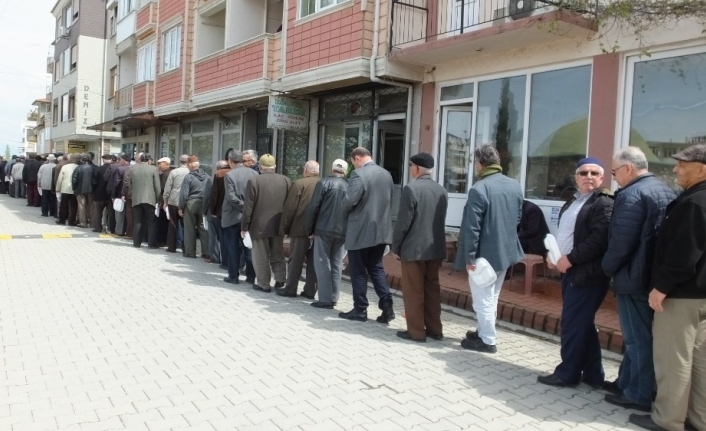 Burhaniye ilçesi, tanınmış mevlithanlardan Kacatepe Cami Emekli İmamı İsmail Coşar’ı