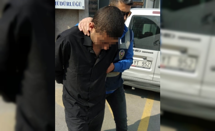  İzmir’de Gittiği Hastanedeki Doktorun Boğazını Jiletle Kesen Bayram K.,