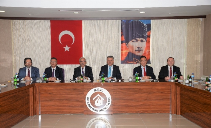  Balıkesir Valisi Ersin Yazıcı, Balıkesir Öğretmenevin De Gerçekleştirilen İl