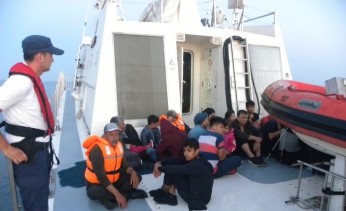 İzmir’in Dikili İlçesinde Yasa Dışı Yollarla Yurt Dışına Gitmeye Çalişan