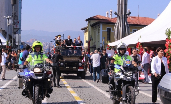  İzmir’de Düzenlenen 30 Ağustos Zafer Bayramı Etkinlikleri, Cumhuriyet Meydanı’ndaki