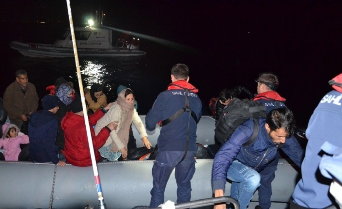 İzmir'in Çeşme Ve Dikili İlçelerinde Sahil Güvenlik Ekiplerince 61 Kaçak