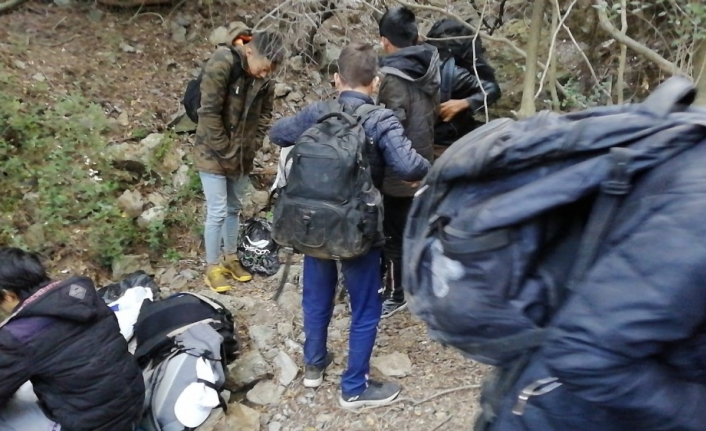  87 Düzensiz Göçmen Ölüme Yolculukta Yakalandı
