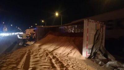  İzmir’in Bornova İlçesinde Karşıyaka-bornova Çevreyolu Üzerinde Direksiyon Hakimiyetini Alamayan