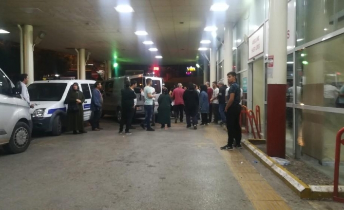  İzmir’in Karabağlar İlçesinde Komşular Arasında Çikan Kavgada 1 Kişi