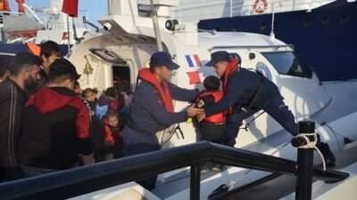  İzmir'de Ölüme Yolculukta 177 Yabancı Uyruklu Şahis Yakalandı