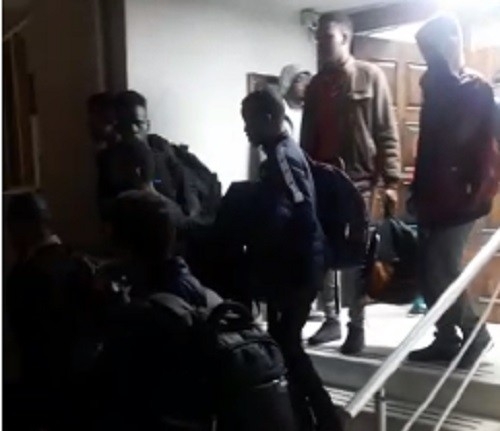  Düzenlenen Operasyonda 22 Somali Uyruklu Düzensiz Göçmen Yakalanırken Araçta