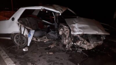  İzmir’in Kınık İlçesinde, Otomobilin Köprünün Korkuluklarına Çarpmasi Sonucu Meydana