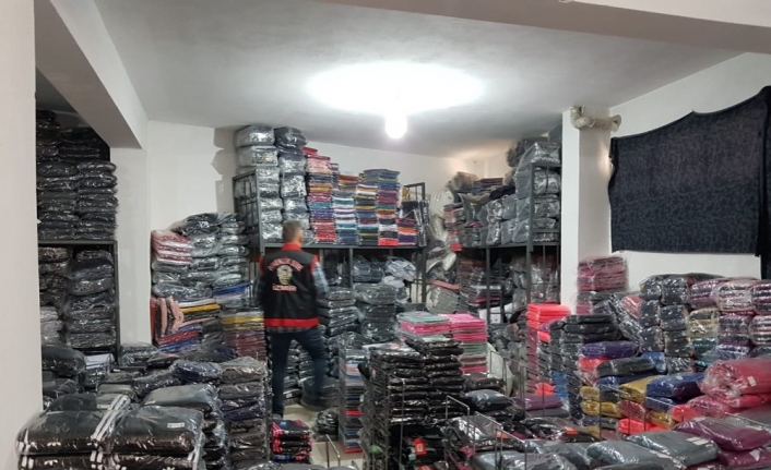 İzmir’in Balçova İlçesinde, Polis Tarafından Yapılan Operasyonda Piyasa Değeri
