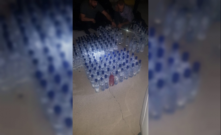  İzmir’in Konak İlçesindeki Sahte İçki Operasyonunda 346 Litre Sahte