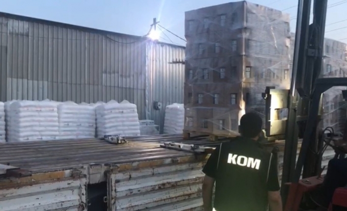 İzmir'de Düzenlenen Operasyonda, Satışı Yasak Olan 14,4 Ton Etil Alkol