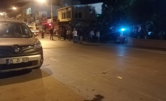  İzmir’in Karabağlar İlçesinde Bir Şahis Sokak Ortasında Uğradığı Silahlı