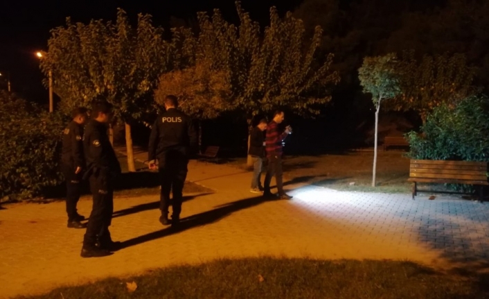  İzmir’in Bornova İlçesinde İki Grup Arasında Çikan Silahlı Kavgada