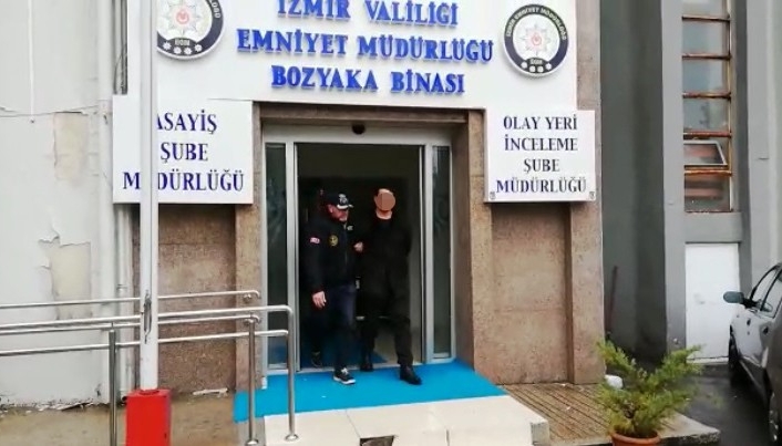İzmir’de terör örgütlerine yönelik eş zamanlı olarak yapılan operasyonda DEAŞ
