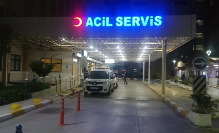  İzmir’in Balçova İlçesinde, Yol Kenarında Uygulama Yaptığı Esnada Otomobilin