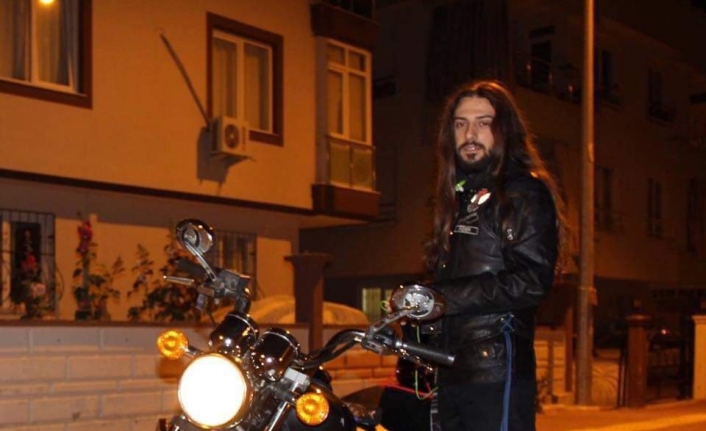 Bursalı motosiklet sürücüsü İzmir’de geçirdiği trafik kazası sonucu hayatını kaybetti.Kaza