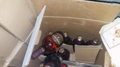  İzmir’in Bornova İlçesinde, Sahte İçki İmalathanesine Yapılan Baskında Onlarca