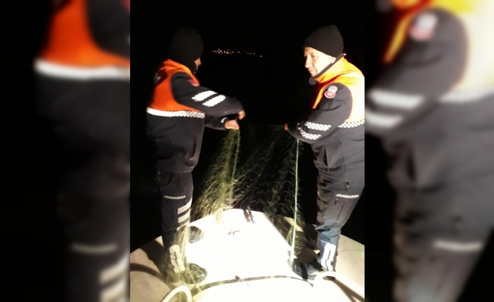 Bursa il jandarma ekipleri balık av yasağı başlamasına rağmen kaçak