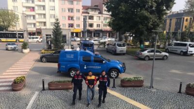  Bursa'nın İnegöl İlçesinde  Çaldiklari Otomobille Kırsal Mahallelerde Ev
