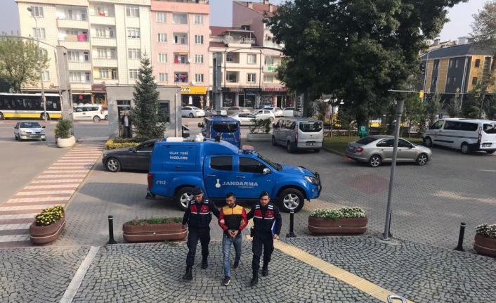  Bursa'nın İnegöl İlçesinde  Çaldiklari Otomobille Kırsal Mahallelerde Ev
