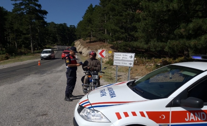 Balıkesir'de Jandarma Ekipleri İl Genelinde Motosikletlere Yönelik Özel Denetim Gerçekleştirdi