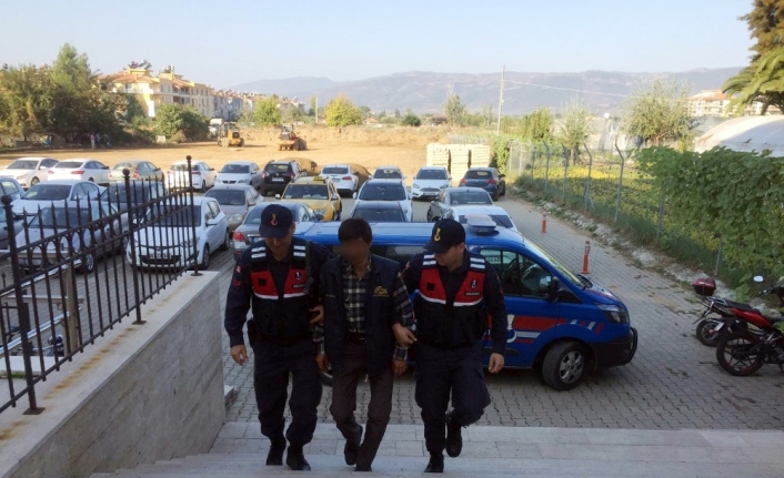  Jandarma Tarafından Yakalanarak Gözaltına Alınan Şüpheliler, Daha Sonra Mahkemeye