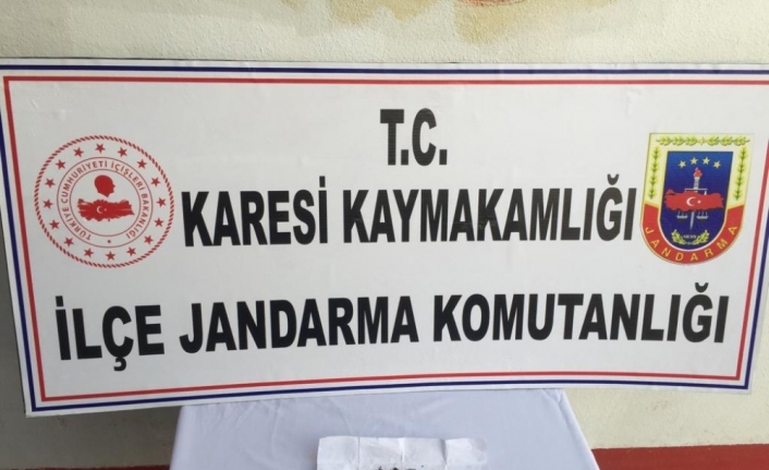  Karesi İlçesinde Jandarma Ekipleri Bir Araçta Yaptıkları Aramada Uyuşturucu