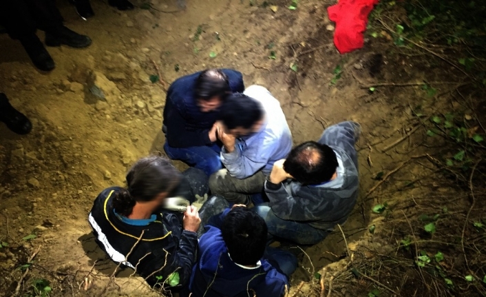 Bursa’da kaçak define arayan 5 kişiyi polis ekipleri yaptıkları operasyon