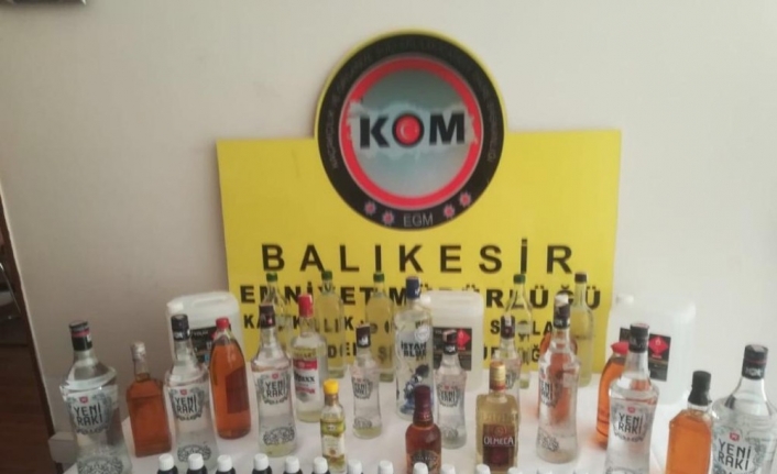Balıkesir Polisi Kaçak İçki Üretilen Evin Bodrum Katına Baskın Yaptı