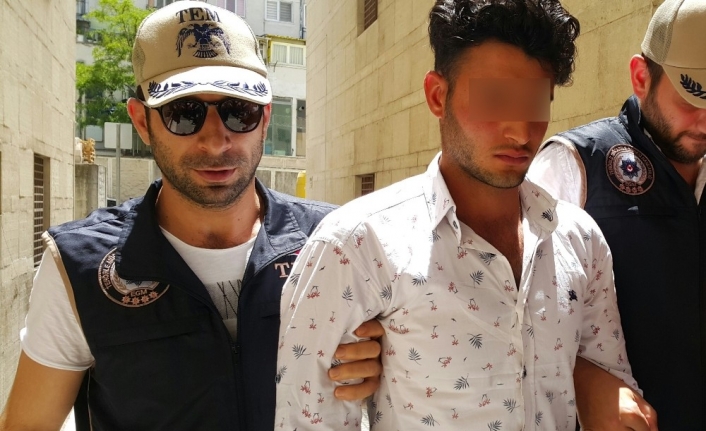 Bursa’da yanındaki çocuğu dövdüğü için bir Türk gencinin "Burada çocuğunuzu
