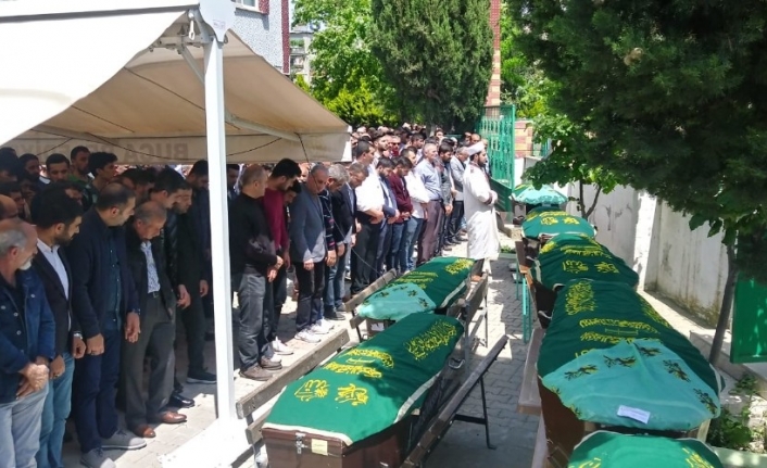 İzmir’in Buca ilçesinde pikniğe giderken meydana gelen kazada yaşamını yitiren