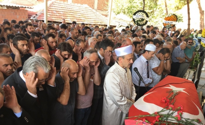  İzmir’de Ege Üniversitesi Kampüsü İçinde Traktörün Altında Kalarak Hayatını