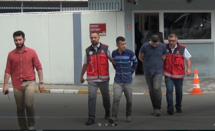 Balıkesir’de cep telefonu bayilerini soymaya çalışan ve güvenlik kameralarına yakalanan