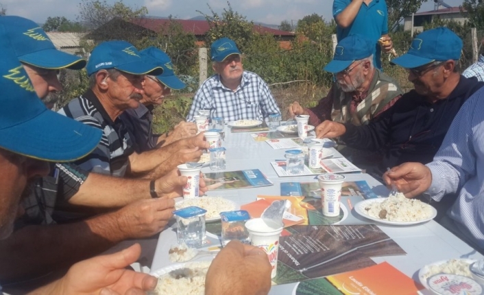  Mustafakemalpaşa İlçesinde Tarla Günü Düzenlendi.