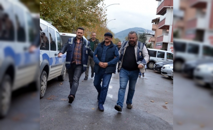  Bursa'nın Gemlik İlçesinde, Aralarında Husumet Bulunan Kuaför Kız Kardeşini