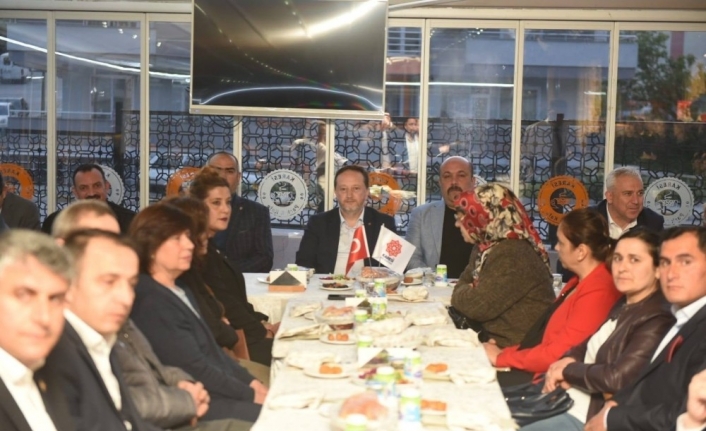 Karesi Belediye Başkanı Dinçer Orkan, belediye meclis üyeleri ve mahalle