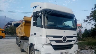 Bursa'da Karşıdan Karşıya Geçmek İsteyen Emekli Öğretmen, Kamyonun Altında Kalarak