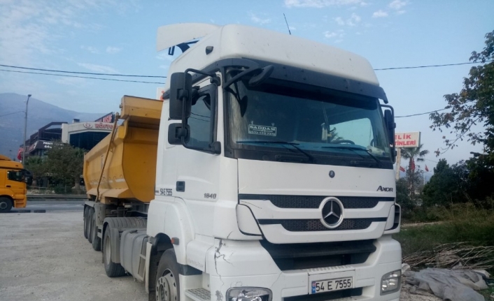 Bursa'da Karşıdan Karşıya Geçmek İsteyen Emekli Öğretmen, Kamyonun Altında Kalarak