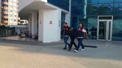  Bursa'da Yüzleri Kar Maskeli 2 Kişi Marketin Çelik Kasasını