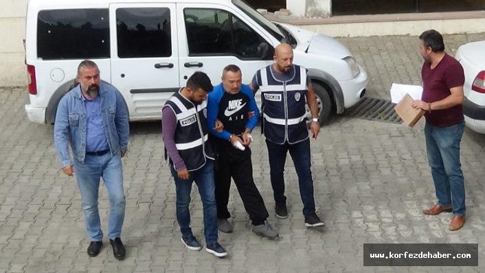 Katil zanlısı adliyeye sevk edildi Katil zanlısı: “Benim yanımda başka bir erkek olsaydı gene