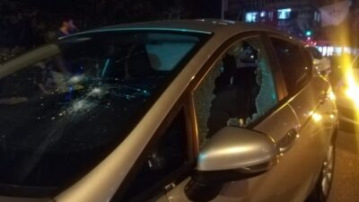  İzmir’in Karabağlar İlçesinde İki Aracın Karıştığı Trafik Kazası Sonrası,