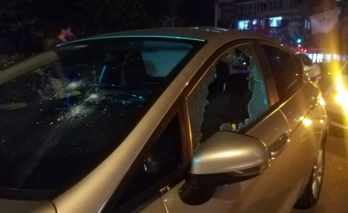  İzmir’in Karabağlar İlçesinde İki Aracın Karıştığı Trafik Kazası Sonrası,